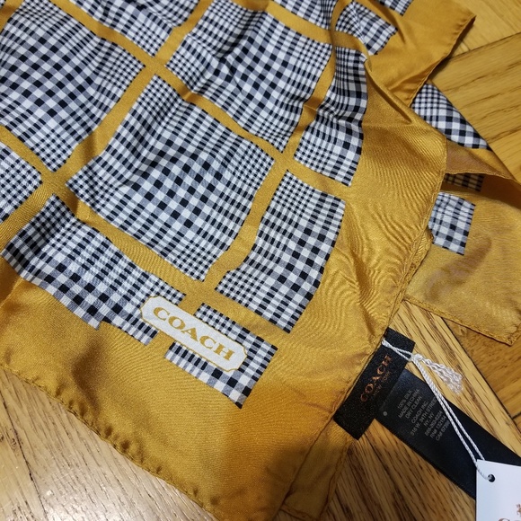 Scarf - Picture 1 of 3